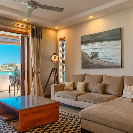 Beachfront Luxurious Stunning Sunset Boulevard Apartment, Grand Baie Extérieur photo