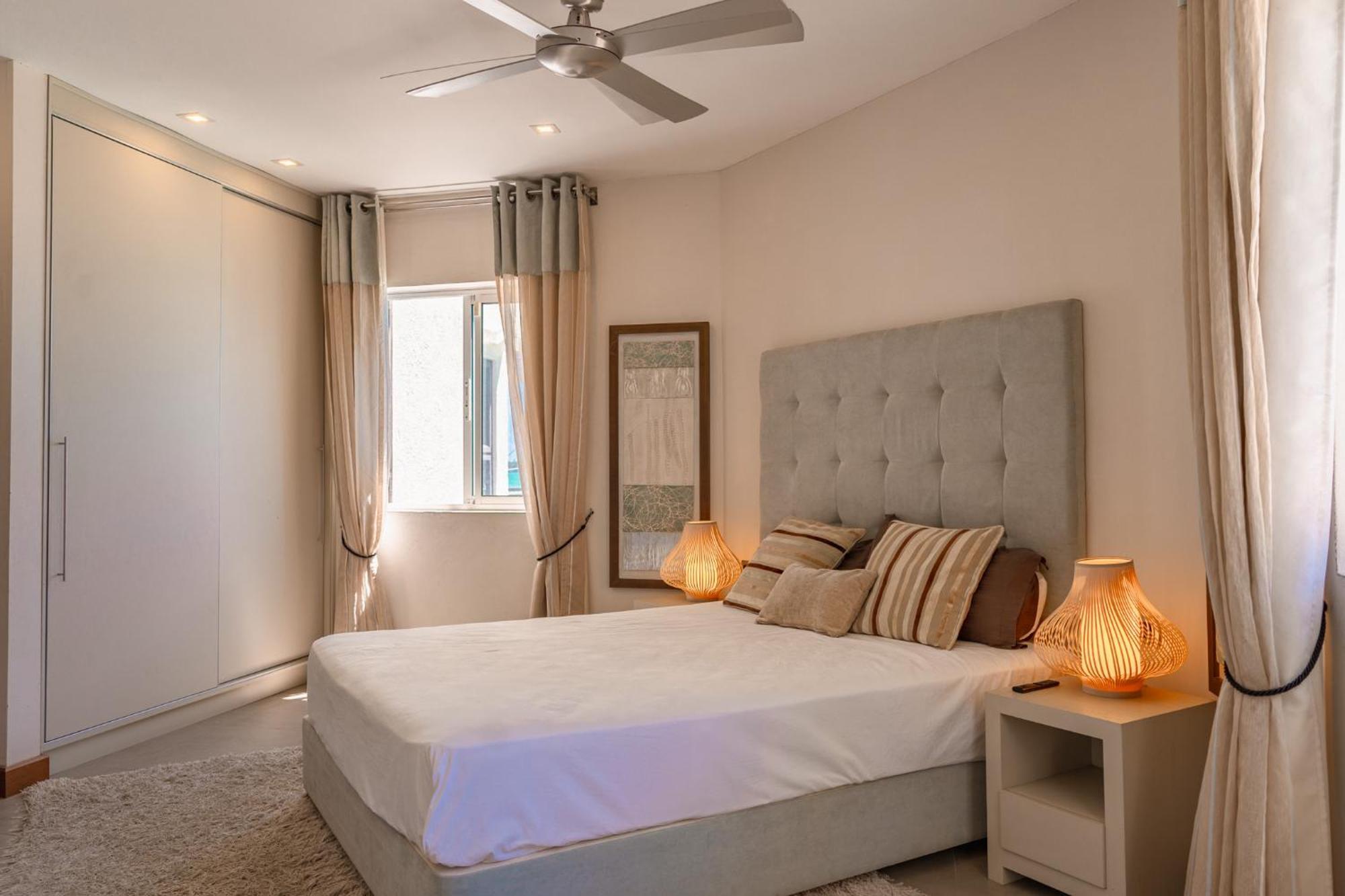 Beachfront Luxurious Stunning Sunset Boulevard Apartment, * Grand Baie