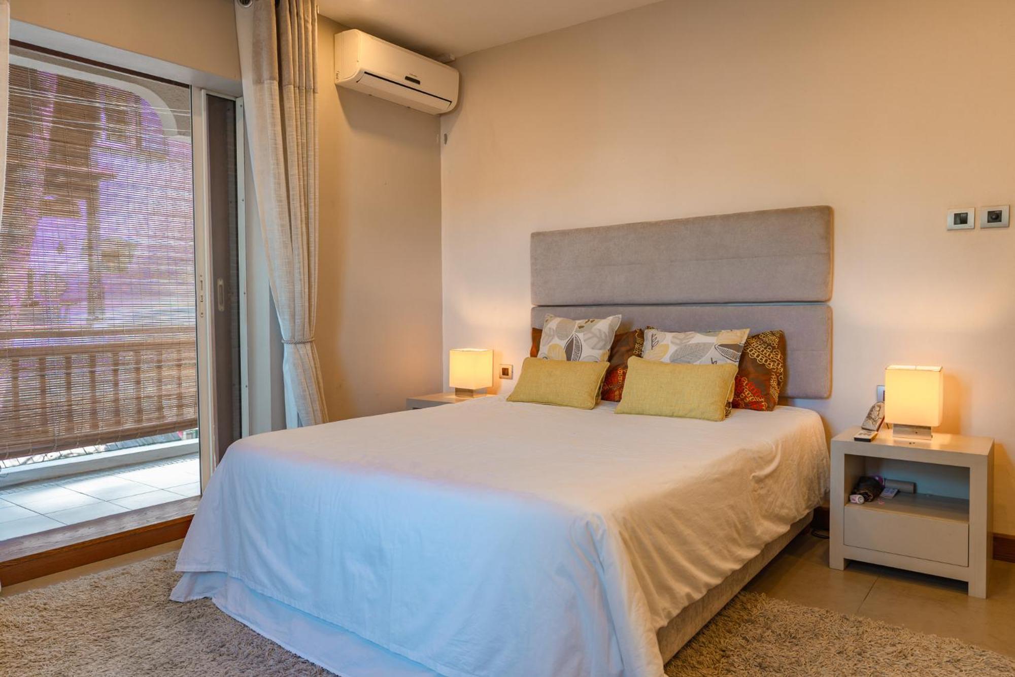 Beachfront Luxurious Stunning Sunset Boulevard Apartment, * Grand Baie